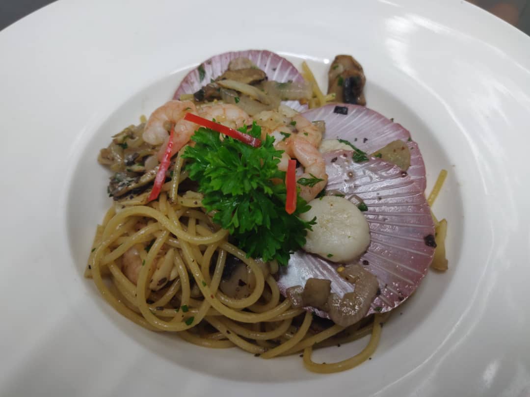 Seafood Aglio